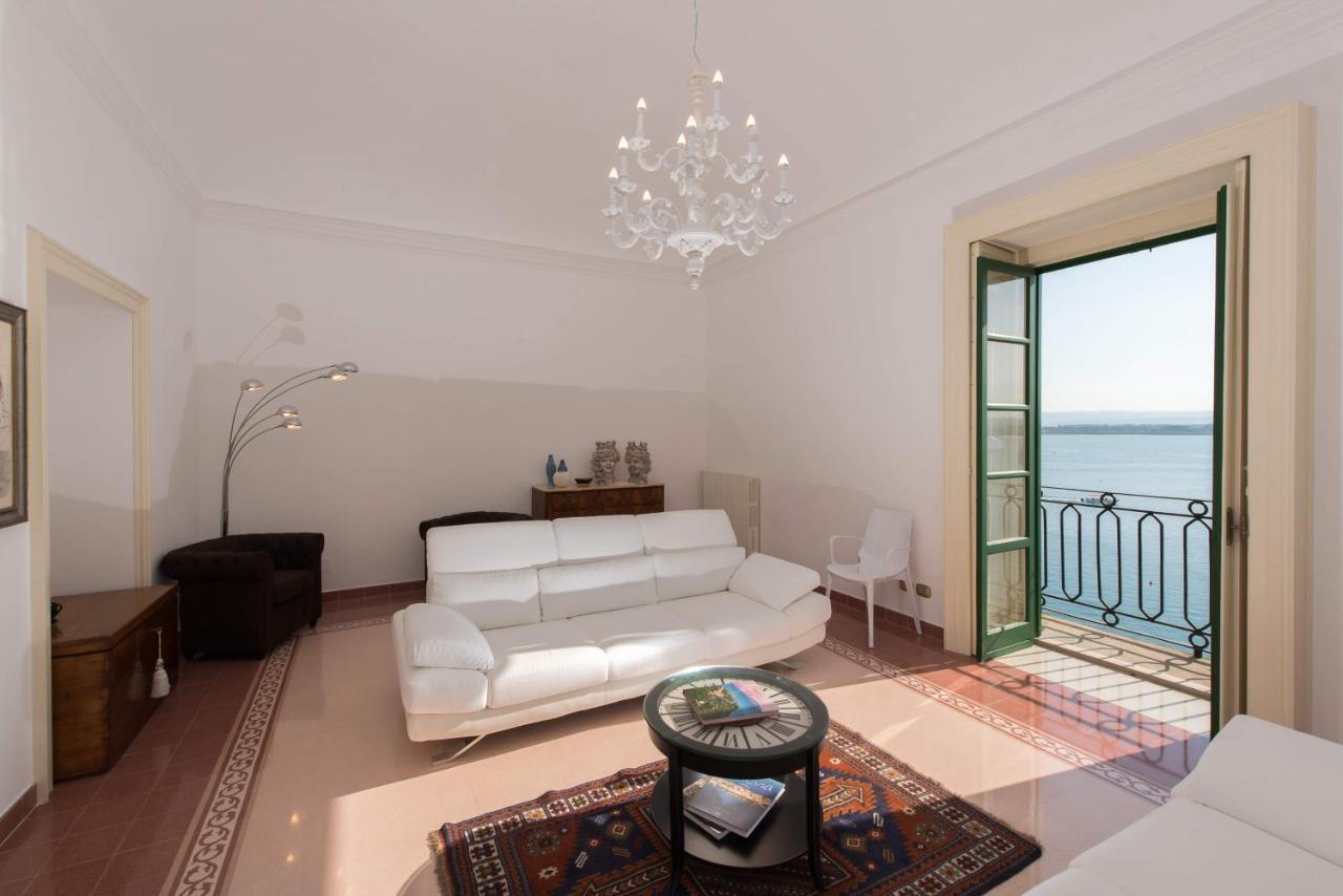Duomo Seaside Deluxe Apartment By Ortigia Apartments Syrakusa Exteriör bild