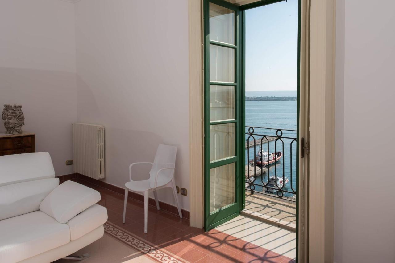 Duomo Seaside Deluxe Apartment By Ortigia Apartments Syrakusa Exteriör bild
