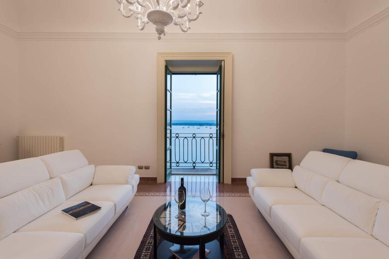 Duomo Seaside Deluxe Apartment By Ortigia Apartments Syrakusa Exteriör bild