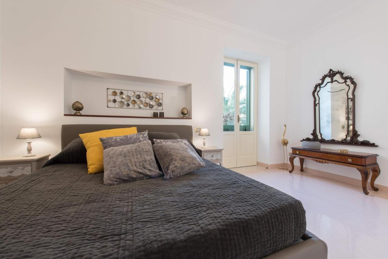 Duomo Seaside Deluxe Apartment By Ortigia Apartments Syrakusa Exteriör bild