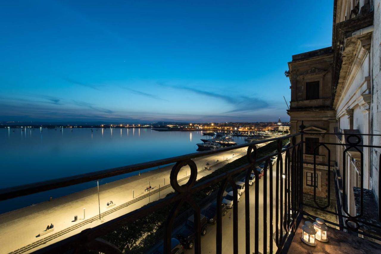Duomo Seaside Deluxe Apartment By Ortigia Apartments Syrakusa Exteriör bild