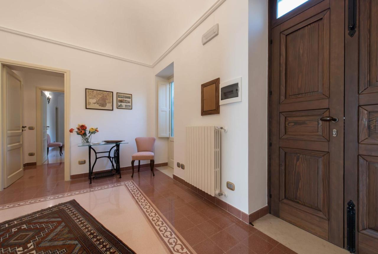 Duomo Seaside Deluxe Apartment By Ortigia Apartments Syrakusa Exteriör bild