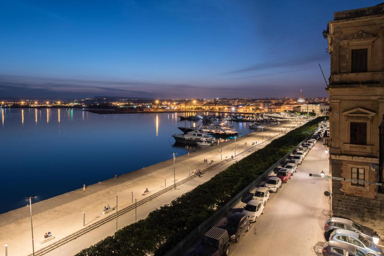 Duomo Seaside Deluxe Apartment By Ortigia Apartments Syrakusa Exteriör bild